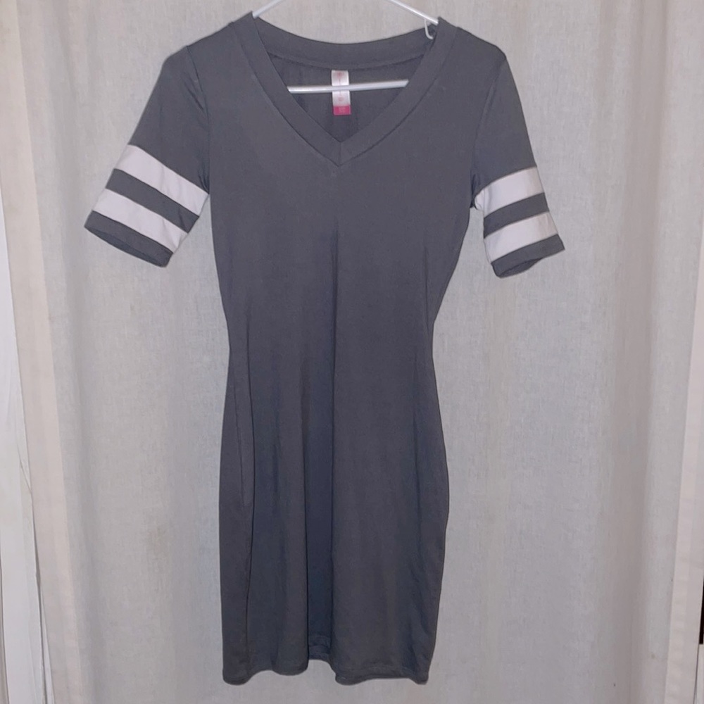 Small sporty midi dress